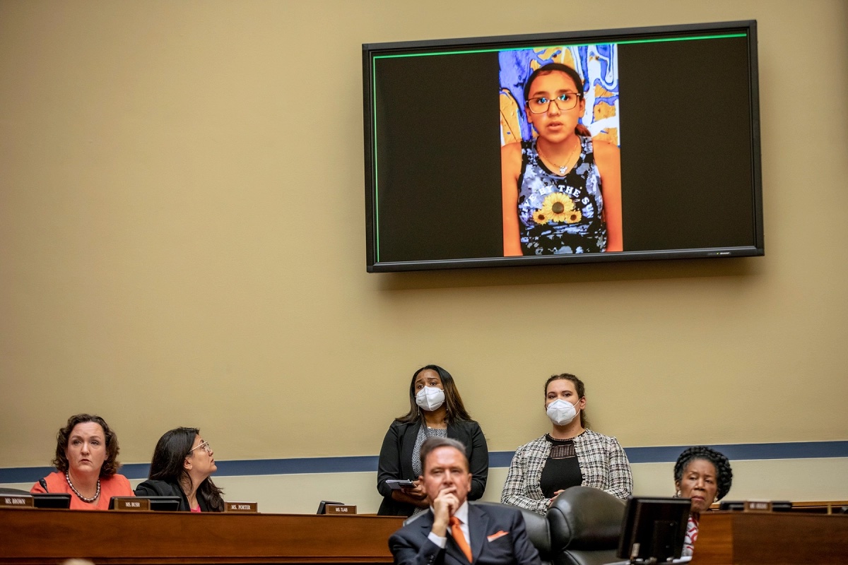 Panda_Paws_'s tweet photo. It was a rare scene to see that an 11-year-old survivor testified on a subject as disturbing as gun violence to the U.S. Congress this week. Her name is #MiahCerrillo, a 4th grader who survived from Texas elementary school #massacre on May 24, 2022.
#robbelementary #GunViolence https://t.co/Z0SswjRDrg