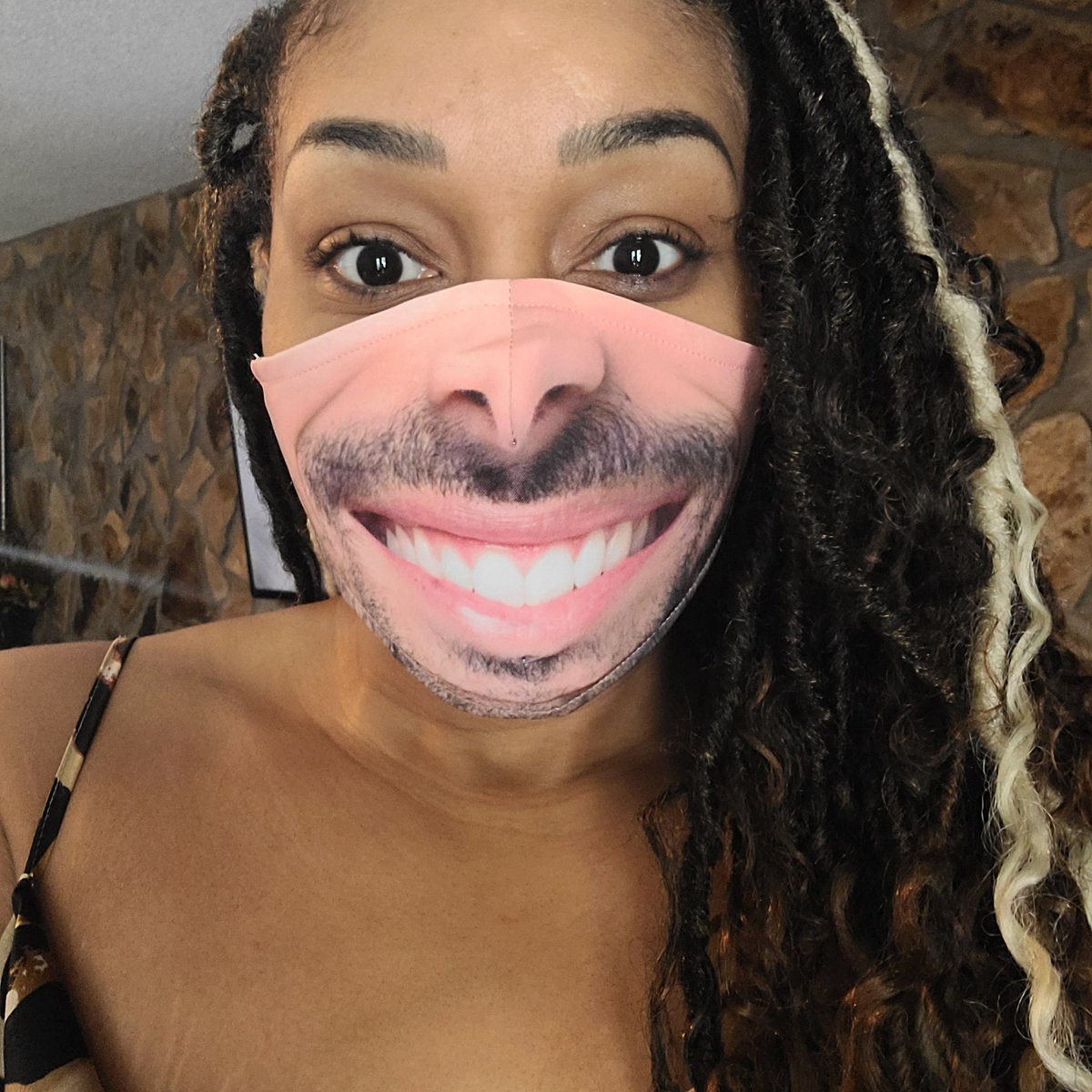 ImGingerSnaps's tweet image. My supervisor said I ha RBFace so I came to work like this. Lol Gotemmmm