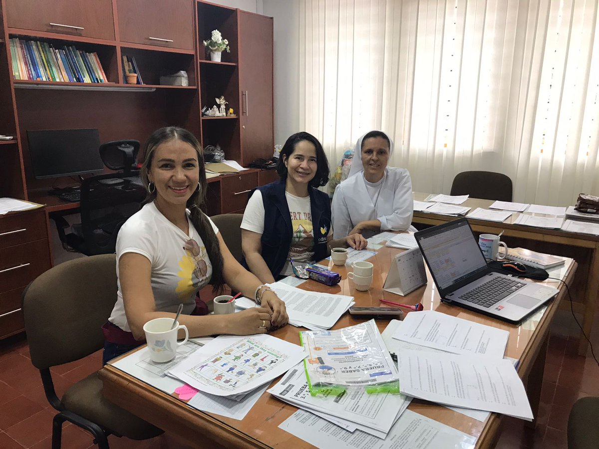 JohanaCifuente5's tweet photo. #Acompañar a la comunidad educativa es la razón de ser de #PTA. Esto se logra gracias al trabajo de formadores y tutores. Directivas y docentes coinciden en lo clave que ha sido acompañamiento @PTA_Colombia en el regreso a la presencialidad 2. Directivas docentes @CesarEducacion https://t.co/5AK6nDIadj