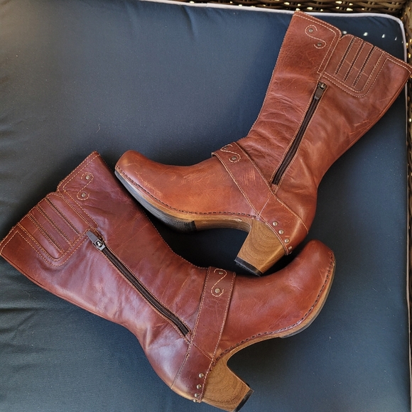 tnkrbel13's tweet photo. So good I had to share! Check out all the items I'm loving on @Poshmarkapp from @star521 #poshmark #fashion #style #shopmycloset #bedstu #dansko #anthropologie: https://t.co/UyoBX4SyXc https://t.co/y2cp9Z74e4
