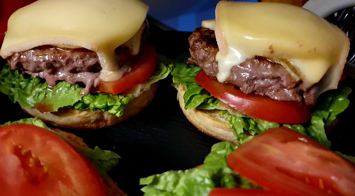 Moonfog_PSN's tweet photo. Very very good #Cheese 😋😋😋
#LeRustique #Burger @food_Pundit @FoodPornPixx @TemptingFoodNow @foodeymmm https://t.co/EMhmRt4Iu0