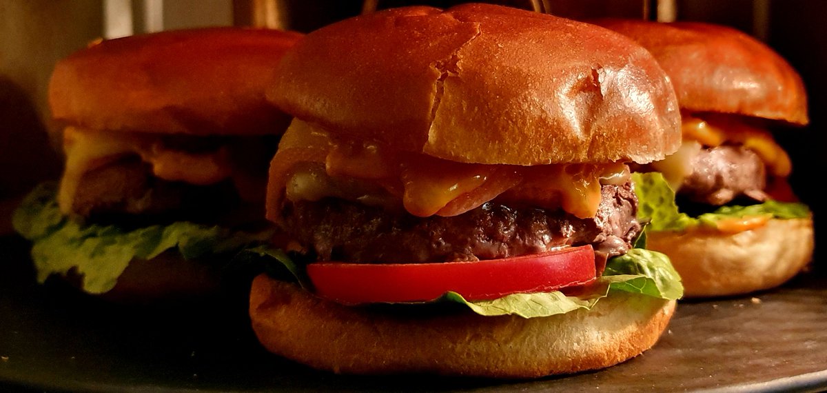 Moonfog_PSN's tweet photo. Very very good #Cheese 😋😋😋
#LeRustique #Burger @food_Pundit @FoodPornPixx @TemptingFoodNow @foodeymmm https://t.co/EMhmRt4Iu0