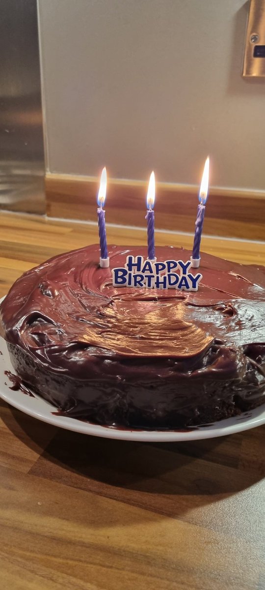comfy_cards's tweet image. Homemade birthday chocolate cake for my daughter with homemade ganache.😀#cooking #baking #favourite #chocolate
