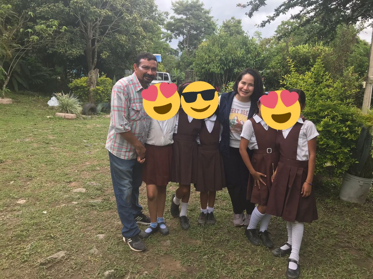 JohanaCifuente5's tweet photo. Y un "bonus" para reafirmar el sentido humano que implica el acompañamiento que formadores y tutores #PTA realizamos y que es altamente valorado por la comunidad educativa. Porque #Acompañares decir también en las escuelas rurales "aquí estamos" https://t.co/Yf4MyhTHwQ