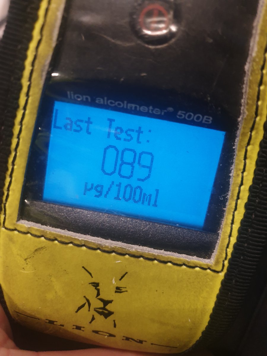 gmptraffic's tweet photo. Following reports that a male had been involved in a domestic incident and left the address to drive to Wales, he was sighted on the M61 by #SRTTaskingTeam, joined by #XT58 + #ME18 he was boxed M66. He provided a roadside breath sample of 89 #Arrested #fatal4 @NWnwaypolice https://t.co/vOIqL3Blgp