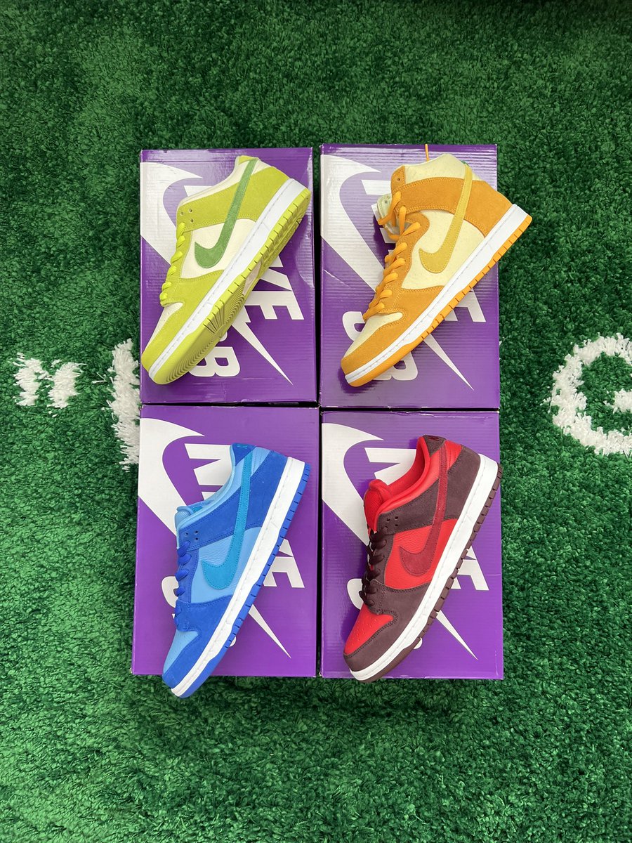 KristofferVK's tweet photo. SB Dunk Low FruitPack looking fresh. All US 11 💚💛💙❤️ https://t.co/hReB2QmA1a