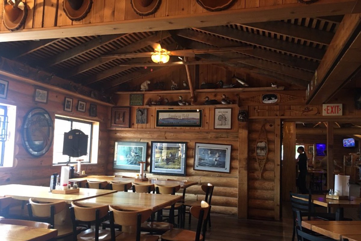 CoopsPizzaWI's tweet photo. What's better than enjoying delicious pizza? Doing so while supporting a local business. Here at Coop's you can do both! https://t.co/CSB1G7bgI6