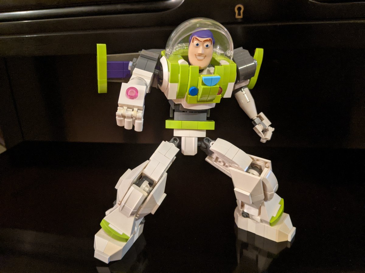 To infinity and Beyond - just in time for the new #disney #pixar #lightyear movie - 12 years in the making my custom Buzz Lightyear in Alphasuit super articualted MOC - watch the vid on youtube for more info  ... youtube.com/watch?v=3yYJe5…