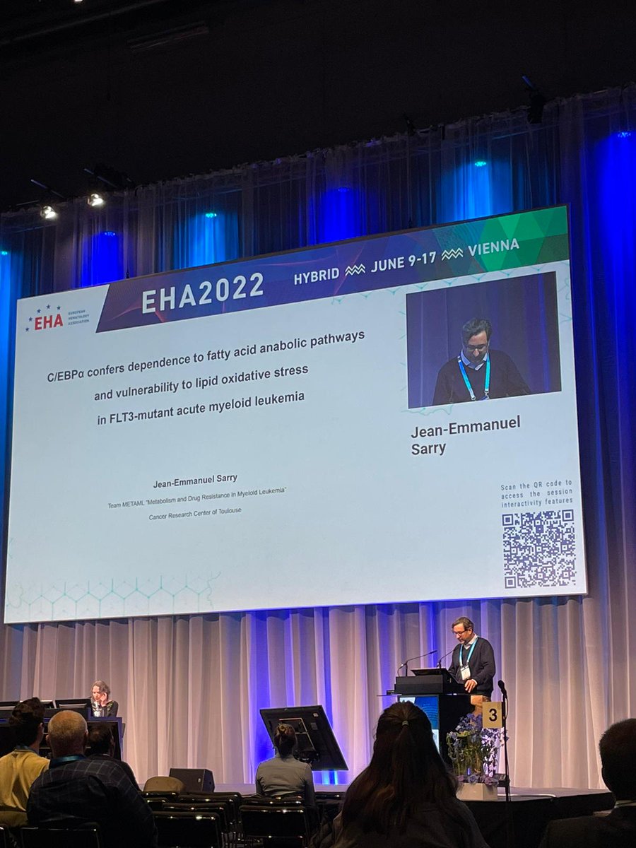 Chers amis du consortium CEBPAML j'ai porté au mieux cette nouvelle histoire doublée d'une collaboration incroyable ce matin à la session Molecular Hematopoiesis de l' #EHA. Enormes mercis à Marie Sabatier, Rudy Birsen et Jérome Tamburini de l'#UNIGeneva de me permettre tout çà!