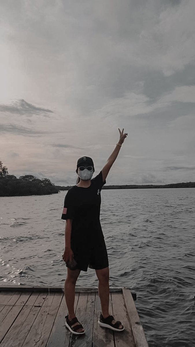 dewibhr96's tweet photo. Kelebihanku bisa tertawa di balik luka dan tersenyum tulus di depan orang yg ku benci😎 https://t.co/rT6Dyfx1eO