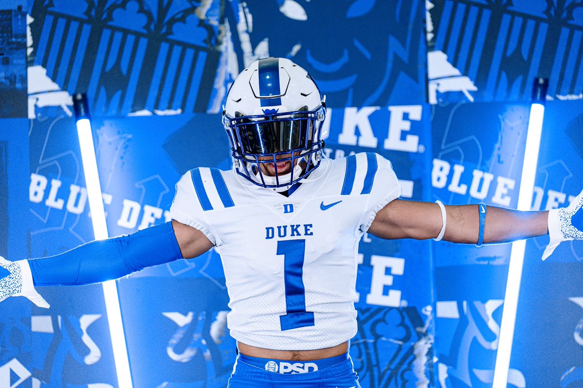 ajb__2005's tweet photo. Had a great time on campus and at camp down in Durham yesterday! Had a great experience and I loved the bar set by the staff! Huge thanks to @coachhemp for talking ball with me! Can’t wait to be back! @CoachIsh_ @CoachKLars @Coach_Dougherty @Coach_RWright  #GRIND https://t.co/fJcBbSvcj3