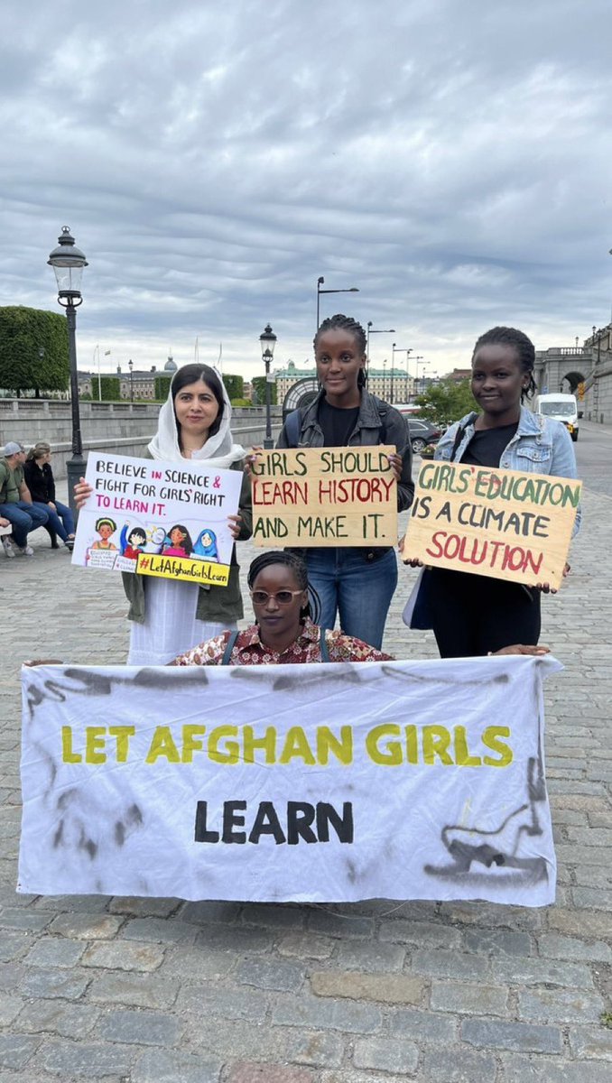ZiauddinY's tweet photo. Day 267 of Taliban’s ban on girls’education🇦🇫

“Afghan girls can’t strike out of school for climate when they are not allowed to go to school at all.”
#FridaysForFuture @GretaThunberg @vanessa_vash @olya_mrd @Malala @MalalaFund 
#EducateGirlsForClimateJustice #LetAfganGirlsLearn https://t.co/FVaDciHVQk