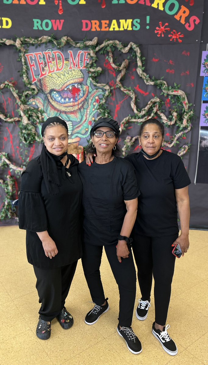 bethbadilla's tweet photo. The Emerson Theater Group shined tonight in Little Shop of Horrors!  Kudos on this excellent performance! @DmitchEdD @PlainfieldBOE @PEA_NJEA @markawilliams52 https://t.co/4b7pDmX6ry