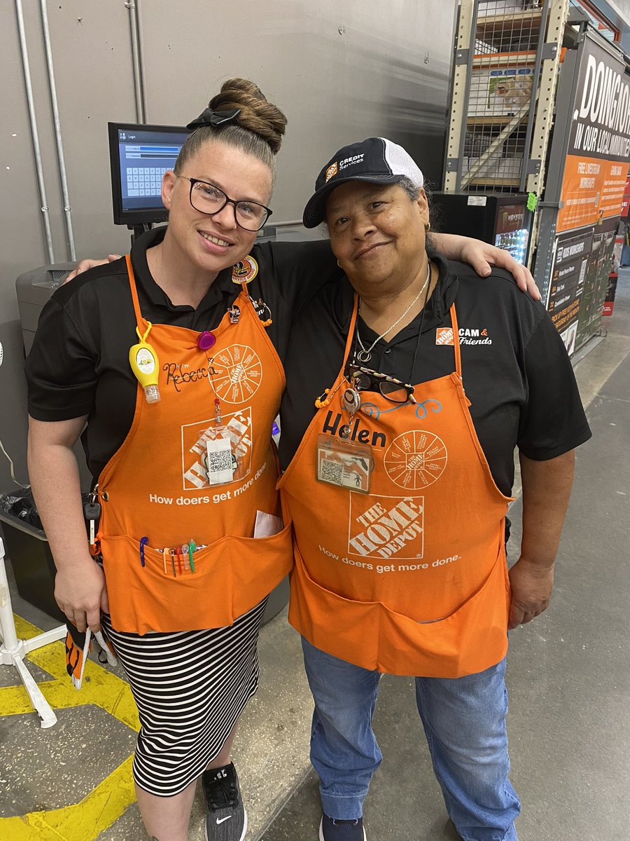 JiminezSerdiney's tweet photo. Celebrating our bravo or the month winners at #respectforallpeople #bravowinners @kmarie1080 @wadley_yolanda https://t.co/3y9a7Tri2k