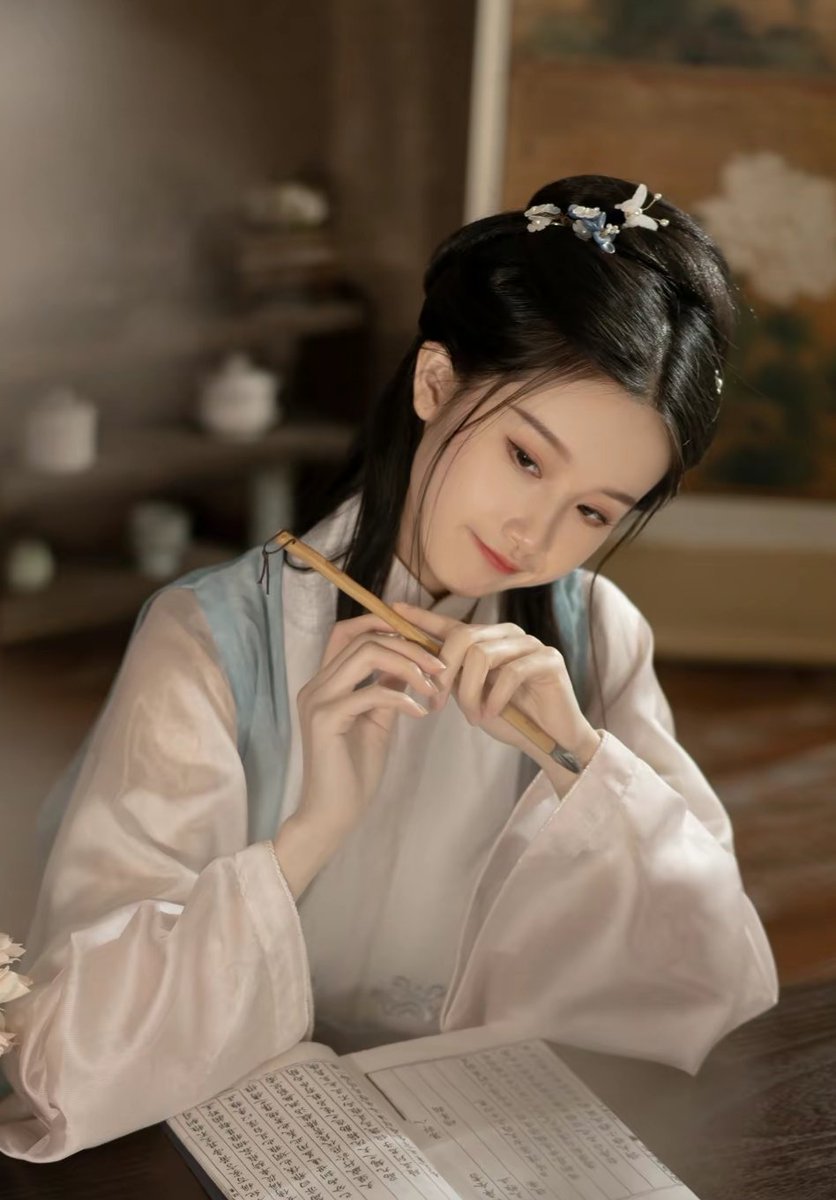zhubuchen01's tweet photo. 闲坐小书窗，不梳妆 https://t.co/cOju1IAx33