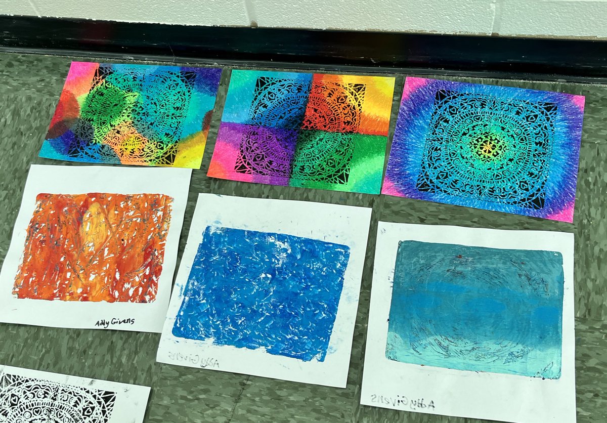 gakroenke's tweet image. Gallery walk and feedback is important when #artmaking and #printmaking  #spsexplore #SPSFineArtsProgram @Parkview_Viking