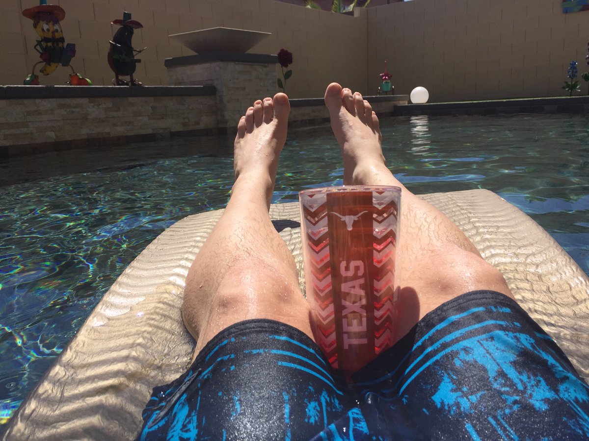 Tuckerdrums's tweet photo. Friday night is ‘Date Night’ at the Tucker house,but tonight I get a reprieve. Even the Mrs.enjoyed the #EldoraMillion last https://t.co/tPhDFA7HjI tonight we’re grilling,drinkin,floating in the pool,& watching #DLMDream Let’s go @boom99b and #Chubzilla @FloRacing
#GetWellJosh https://t.co/G827dUnWdK