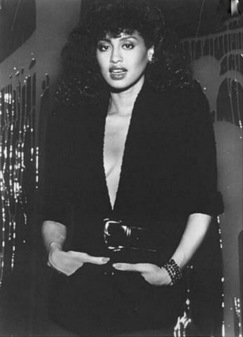 Lizzs_Lockeroom's tweet photo. Phyllis Hyman appreciation tweet.. 💙🕊 #BlackMusicMonth https://t.co/BjhDQmzBlD