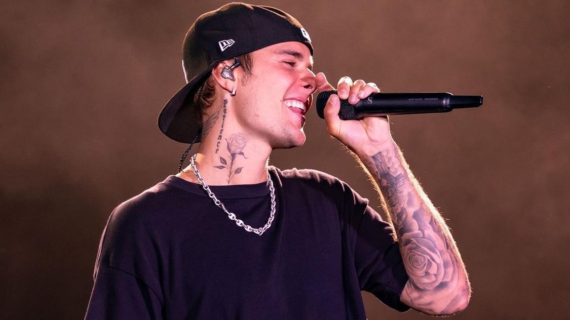 biebernovidade's tweet photo. .@justinbieber We love you and we will always be here for you and with you, be well soon. 💜 https://t.co/YvgJGuBZfI