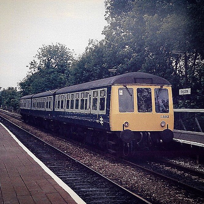 lifeastrin's tweet photo. Misspent youth - first gen DMU at Deepdene 1980s #deepdene #dorking #surrey #BritishRail https://t.co/OAVB02yRZD