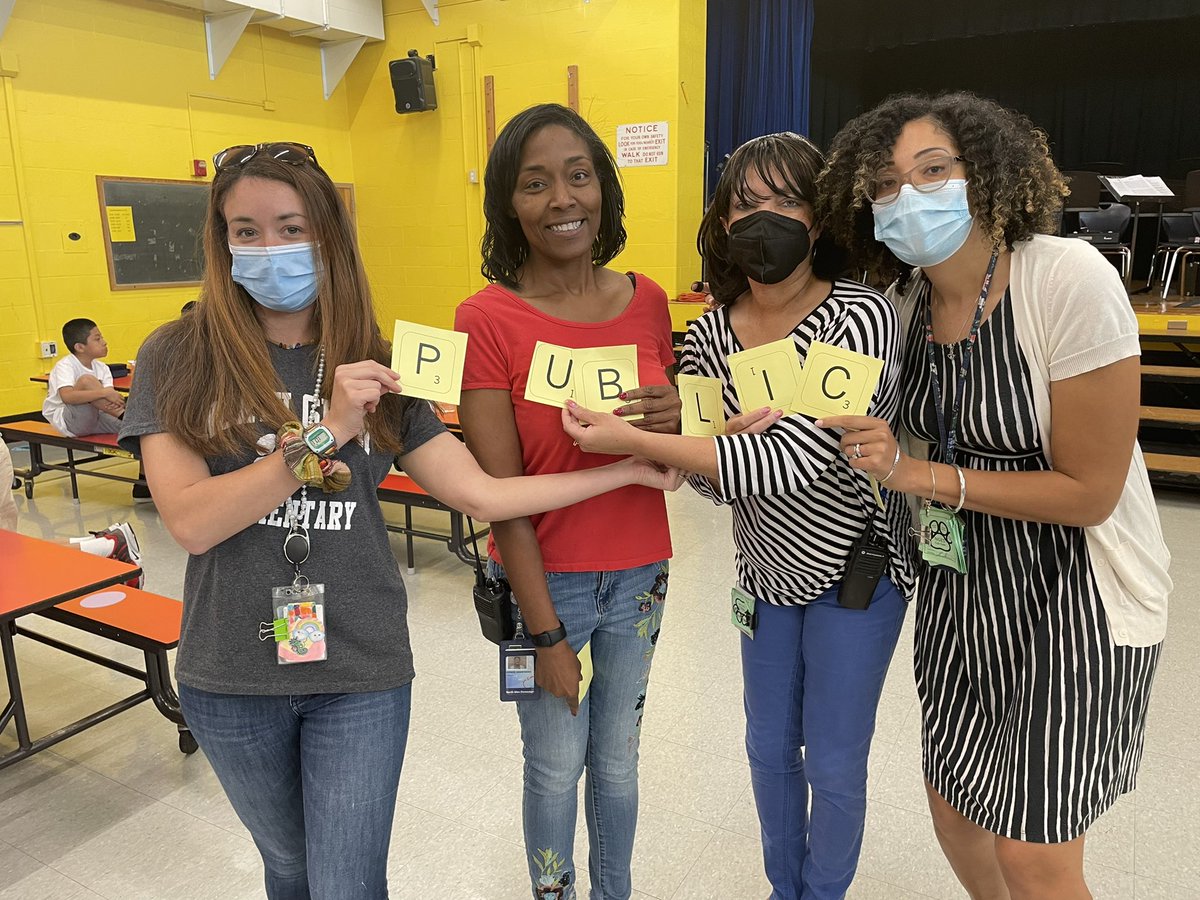 Word with friends with some friends!! Perfect for a Friday!! @NGlenESaacps <a href="/DeniseShafer23/">Denise Shafer</a> thanks for adding some joy to our day!!