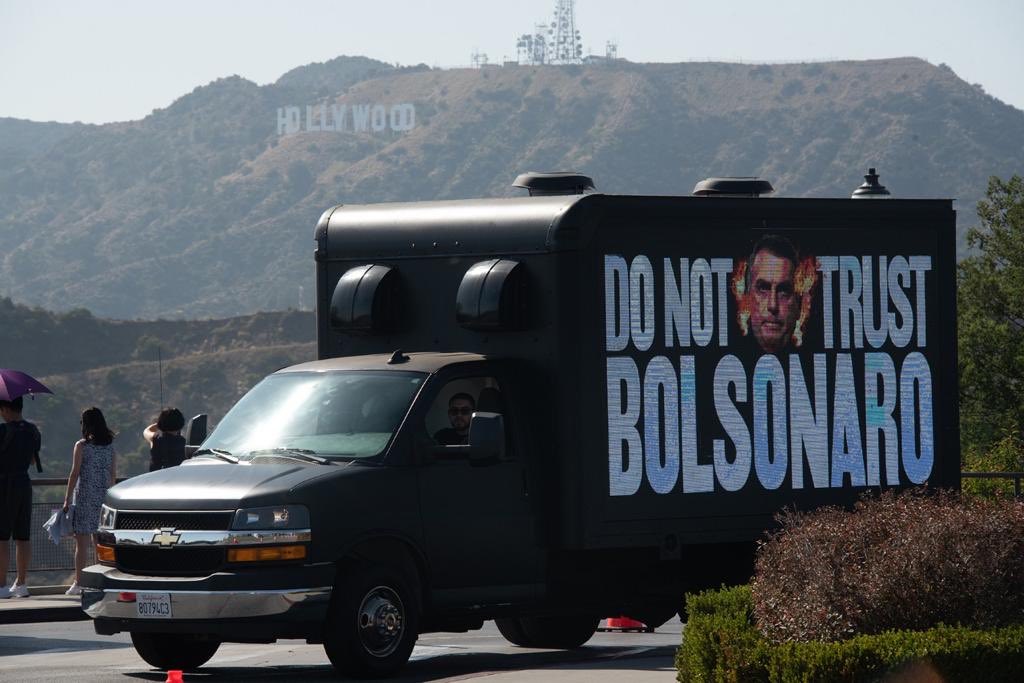 PTCuritiba_Of's tweet photo. Tell @Kristina_RK and @JoeBiden that Jair Bolsonaro lied all the time during the @SummitAmericas and that the Brazilian People has not believed him in a long time! #Liar #forestdestroyer #indigenouskiller https://t.co/9Mh9OWcCcd