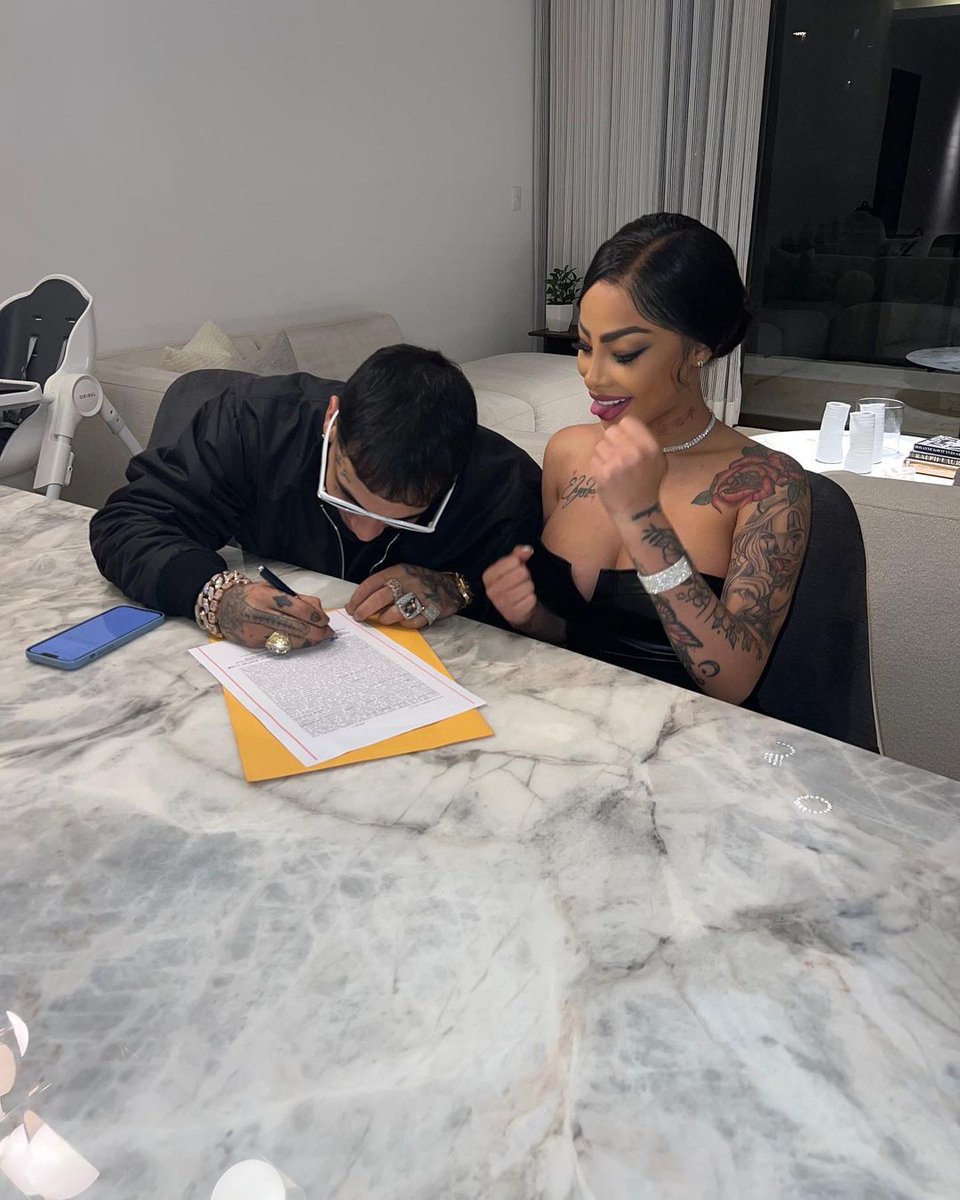 legendanuel's tweet photo. OFICIALMENTE CASADOS! 🖤💍
(Anuel AA X Yailin) https://t.co/vlDbOBSqdj