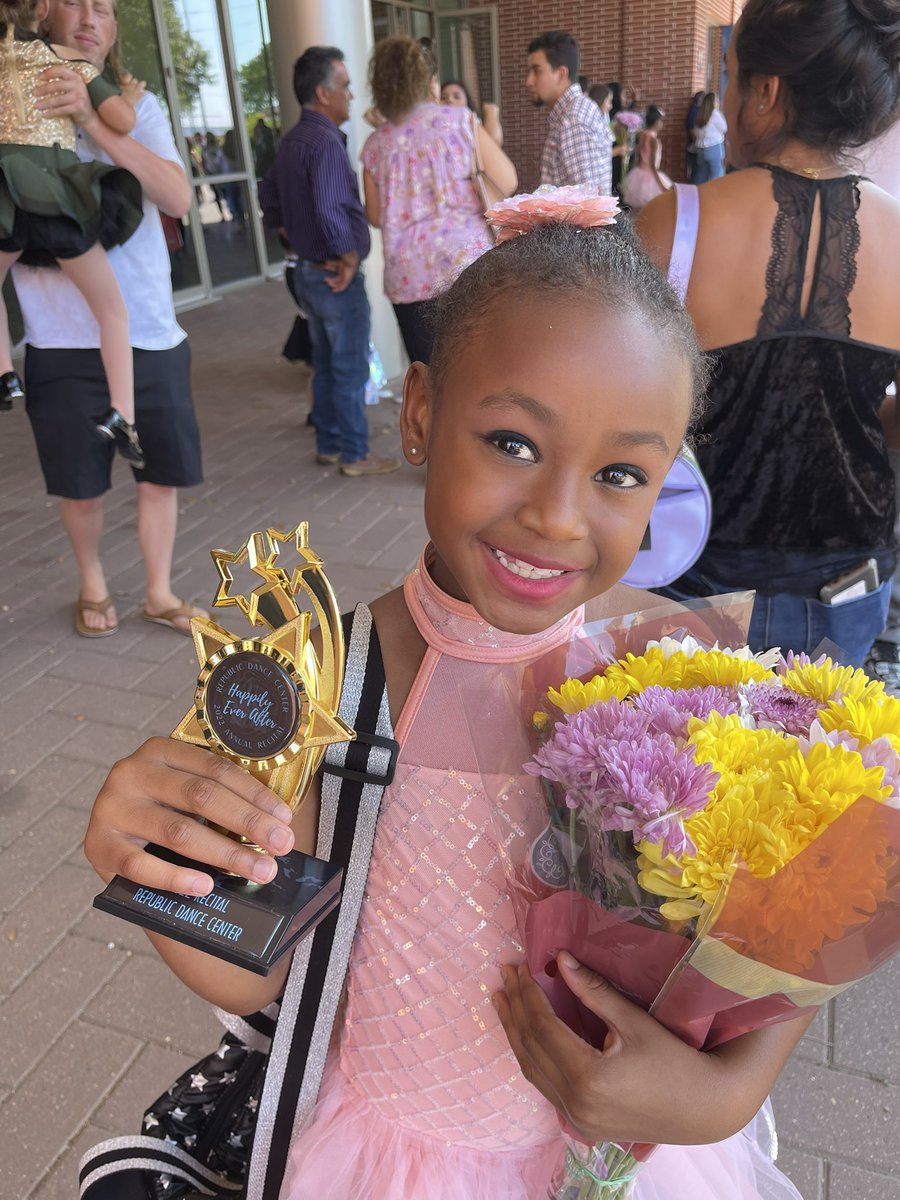 MrsKGay's tweet photo. Super proud of my baby for completing her first season at Republic Dance Center!
#DanceMom https://t.co/JhkaBe3xfQ