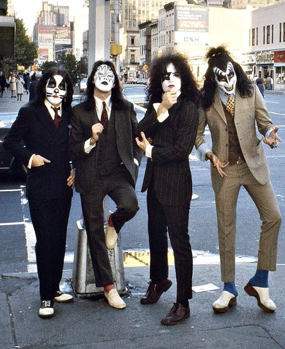 Classic Rock In Pics on Twitter "Kiss 'Dressed To Kill' album cover