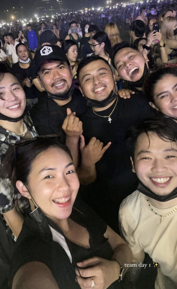 zhettie5's tweet photo. “Happiness overload”

Pero infairness the presence of @jaiyieee @AgassiChing caught the attention of the crowd as well. Celebrity na talaga🤩

Ang cute pa ng digital placards stating “JaiGa Forever”😊

Enjoy JaiGa &amp; Friends! ❤️ https://t.co/NpkGQ7rzh9