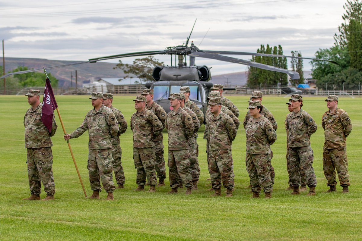 16thCAB's tweet photo. On Thursday, Maj. West relinquished command of USAAAD "Yakima Dustoff" to his XO, Capt. DeGroat. The ceremony at YTC's parade field was attended not just by friends, family, and fellow Soldiers but many local civilian first responders. #BornInBattle | #ToSaveALife https://t.co/Sdk6QIxB1R