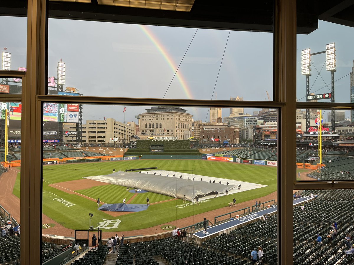 Blue Jays Memes on Twitter "RT kaitlyncmcgrath The tarp is coming