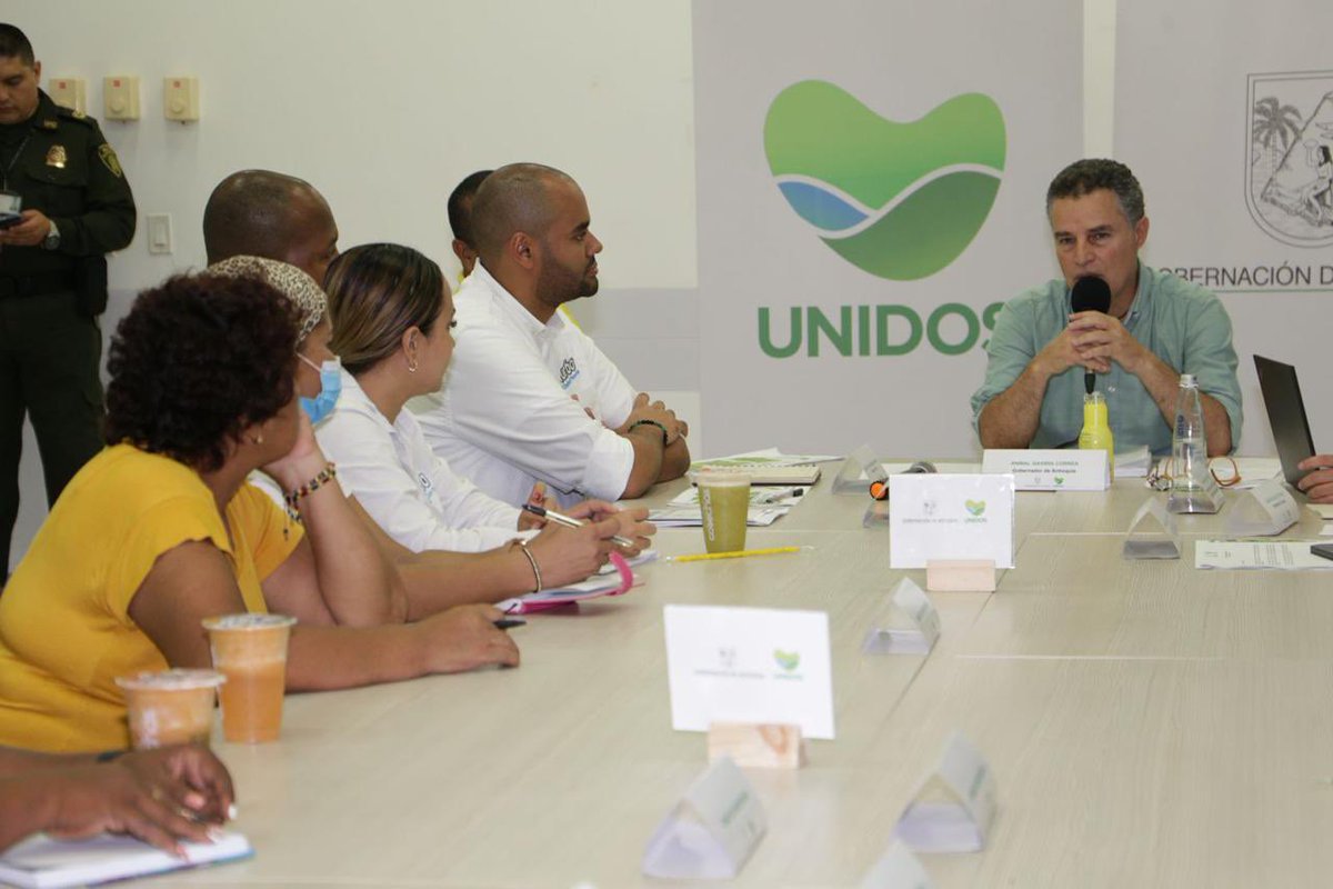 GobAntioquia's tweet photo. 🤩Es muy emocionante ver cómo las #JornadasDeAcuerdos llevan ESPERANZA🏳️y calidad de VIDA a las comunidades.💚 Nos sentimos muy orgullosos porque la ejecución de proyectos en el #DistritoDeTurbo 🌴está en 68.5%.
DESARROLLO para la Tierra del Cangrejo 🦀 y el Banano 🍌. https://t.co/xSXDU9k3Fu
