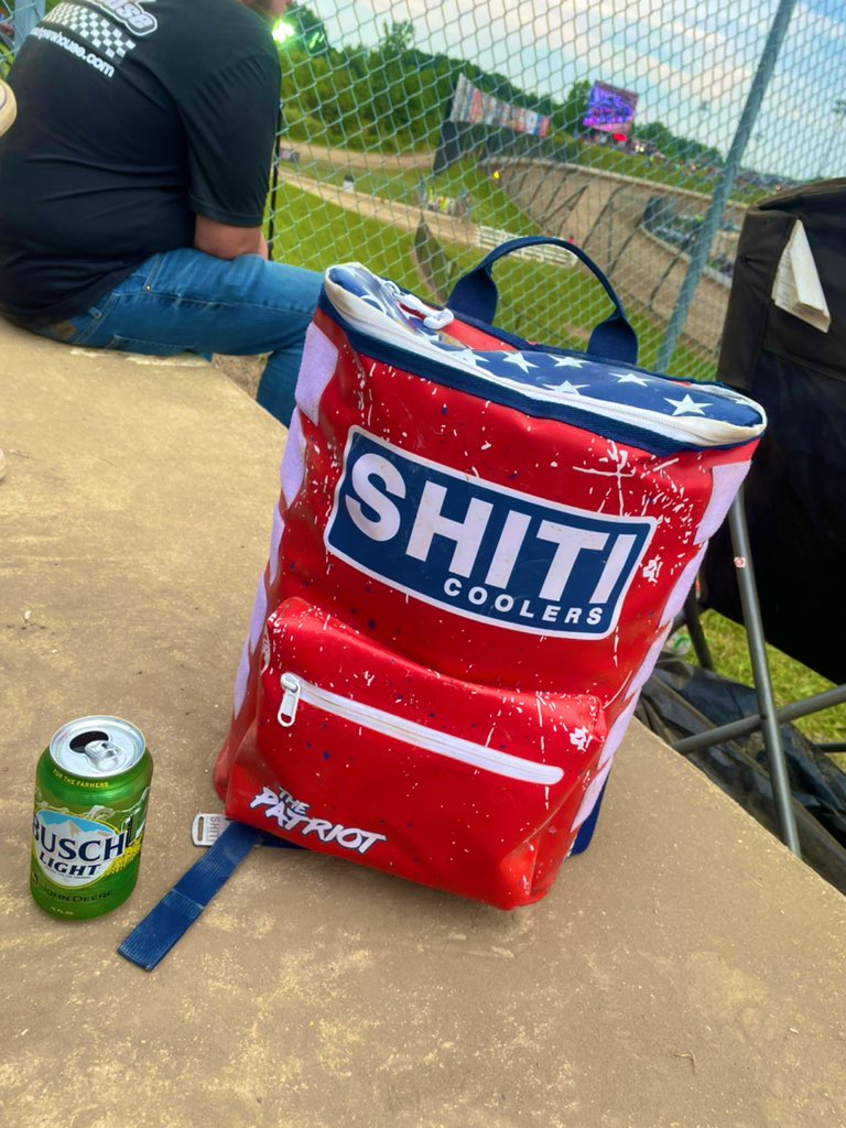 nmb193's tweet photo. Things r definitely gettin #Shiti here @EldoraSpeedway #EldoraMillion #DLMDream @shiti_coolers @racetrack_rob @BuschBeer #BuschDeere https://t.co/D6r7dzY3OC