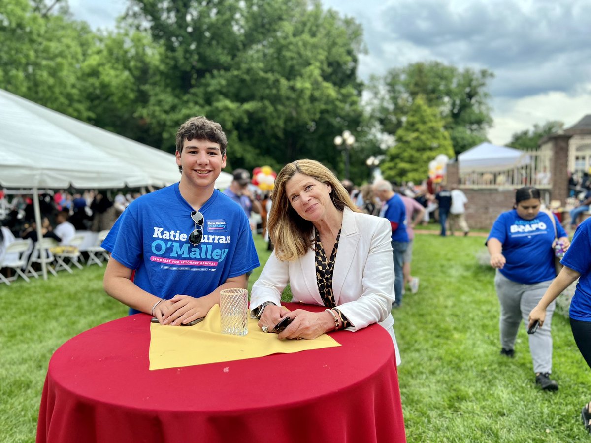 Fabulous night in Prince George’s County at <a href="/StenyHoyer/">Steny Hoyer</a>’s annual bull roast! 

Great to see old friends and meet new ones.