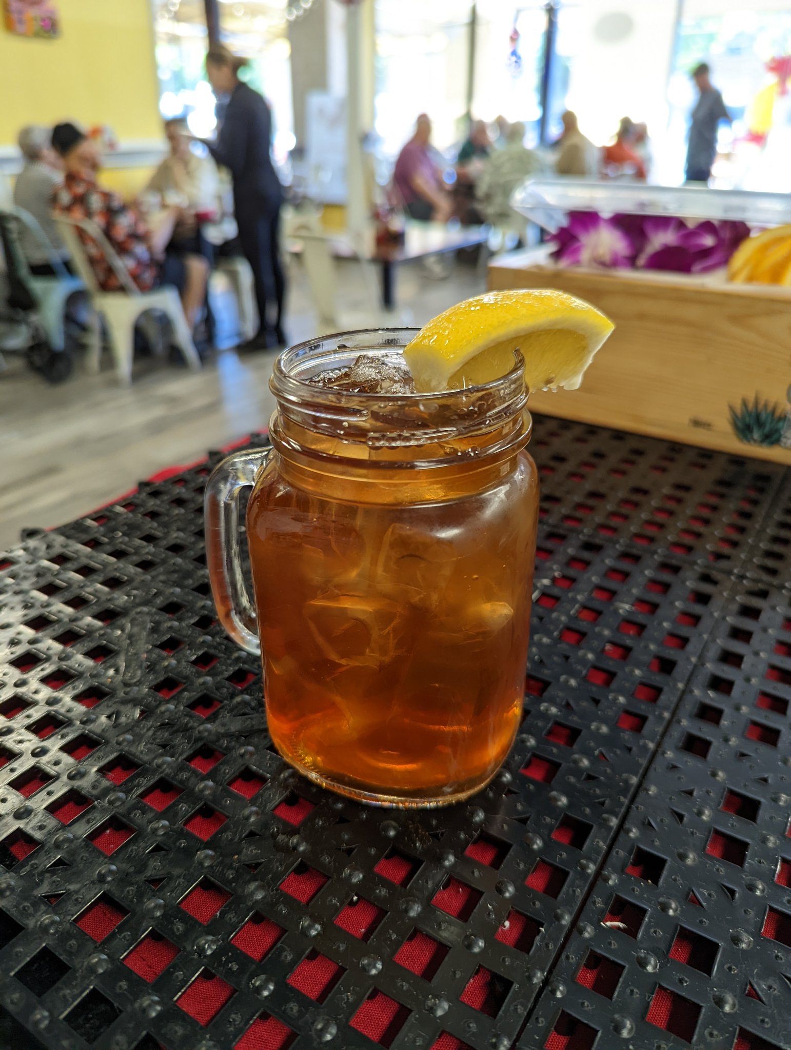 Roosters Breakfast and Mimosas (RoostersAnd) / Twitter