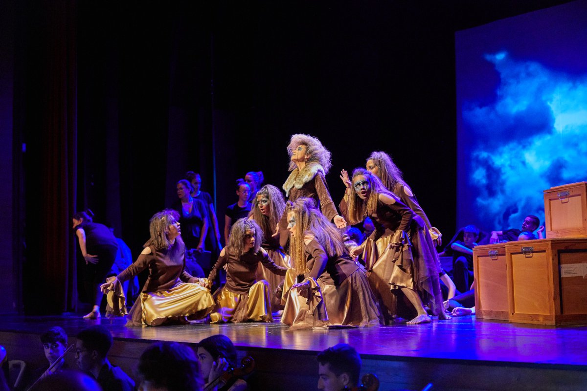 cpmgomis's tweet image. Des del @cpmgomis volem donar les GRÀCIES a tota la gent que s'ha implicat en el Projecte Interdisciplinar de l'Opera "Dido &amp;amp; Æneas" i ha contribuït a que haja sigut un ÈXIT.
#DidoandAeneas #opera
@ajOntinyent,@GVAeducacio, @iesjsegrelles, @ies_serramariola, @ieslestacio