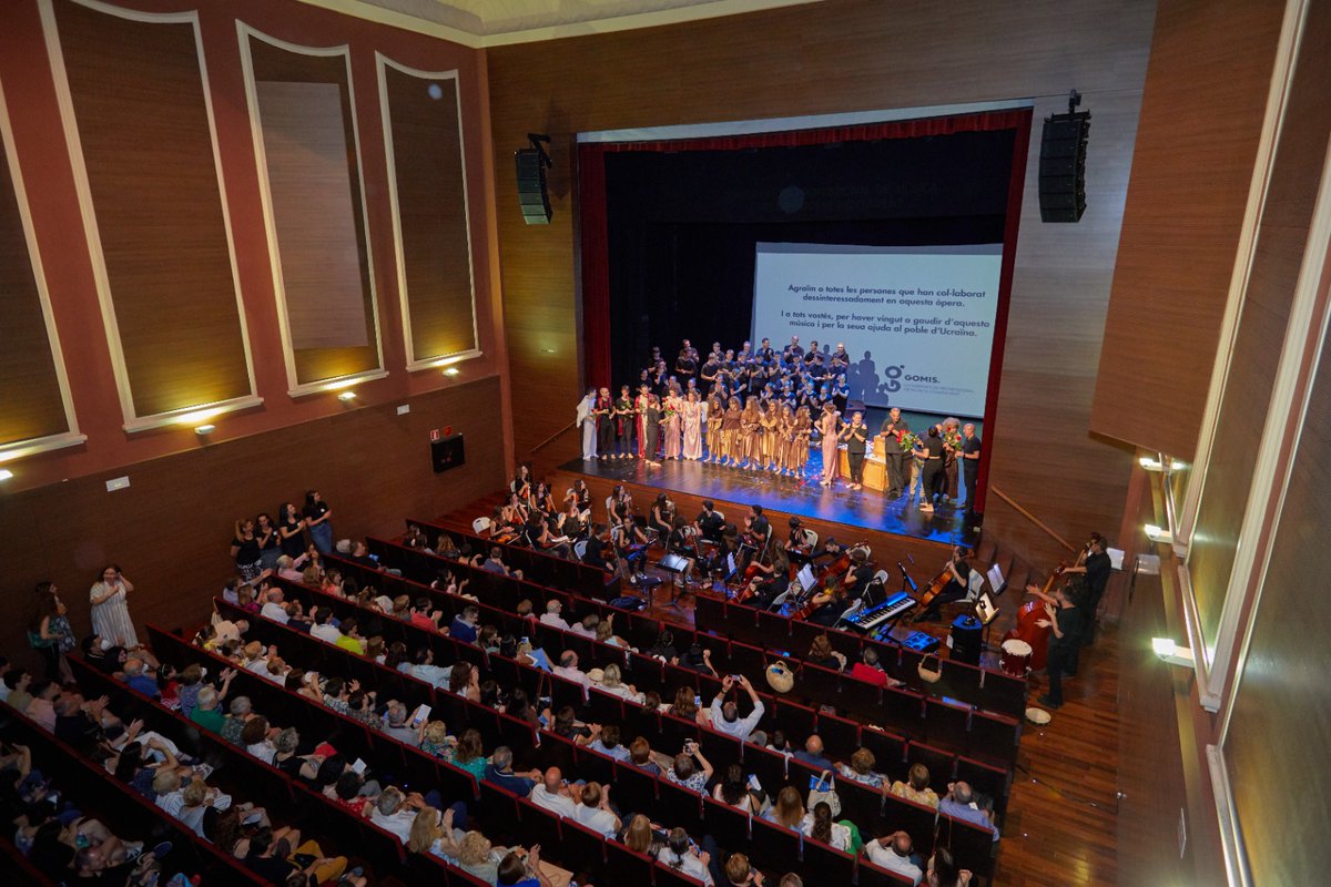 cpmgomis's tweet image. Des del @cpmgomis volem donar les GRÀCIES a tota la gent que s'ha implicat en el Projecte Interdisciplinar de l'Opera "Dido &amp;amp; Æneas" i ha contribuït a que haja sigut un ÈXIT.
#DidoandAeneas #opera
@ajOntinyent,@GVAeducacio, @iesjsegrelles, @ies_serramariola, @ieslestacio