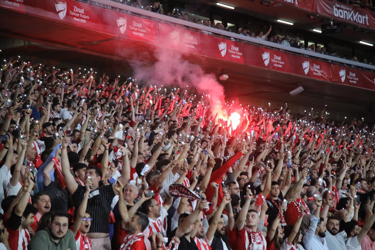 Sivasspor'umuz ile Trabzonspor arasındaki oynanacak Süper Kupa maçı 30 Temmuz günü Atatürk Olimpiyat Stadyumu'nda oynanacak.