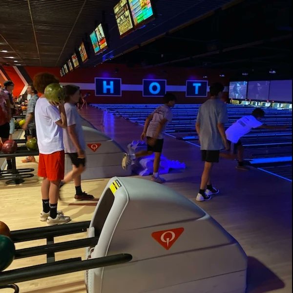 Oak Knoll Middle School tweet media