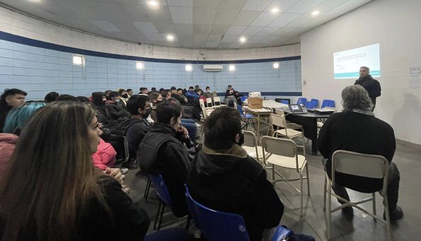 DTE_Region8's tweet photo. Primer encuentro de Prácticas Formativas con los estudiantes de 7mo de las EET 1 de #ituzaingo, EEST 3 y EEST 5 de #Merlo. Acompañaron el encuentro IE, docentes y directivos @AlbertoSileoni @ClaudiaBracchi1 @IvanthistedOK @DTE_BA https://t.co/BY50Xz3ows