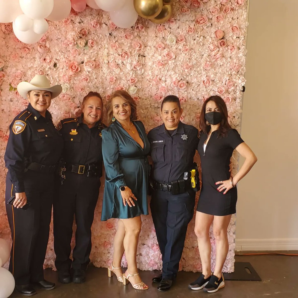 DannyTrigosok29's tweet photo. Follow your dreams despite what other people think, and work hard toward them every day. Blessed to working with the "Only HSCO Latina, Sergeant in Patrol with more than 25 years of experience and hard work for the Houston Comunity". 

@SheriffEd_HCSO 
@ChiefToquica 
@HCSO https://t.co/tvU31rjnRq