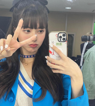 HUEKAN1SMS's tweet photo. yeonjun's hair be photobombing others https://t.co/NafvNLpDlT