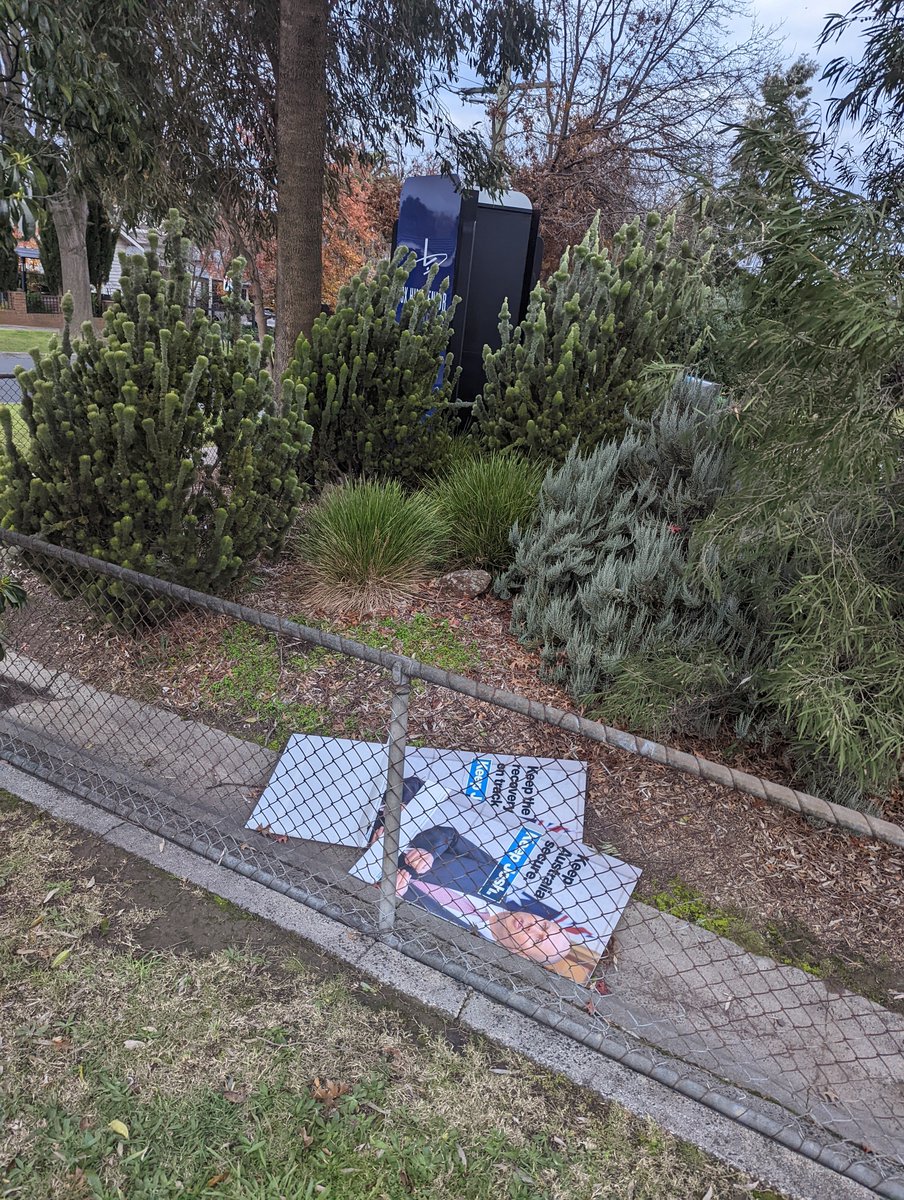 #keepjosh @JoshFrydenberg coreflutes still littering #kooyong - pretty shameful for a man who claimed he was from & for the community, and shows the @LiberalVictoria faithful for the entitled they are. #AusPol2022 #ausvotes2022