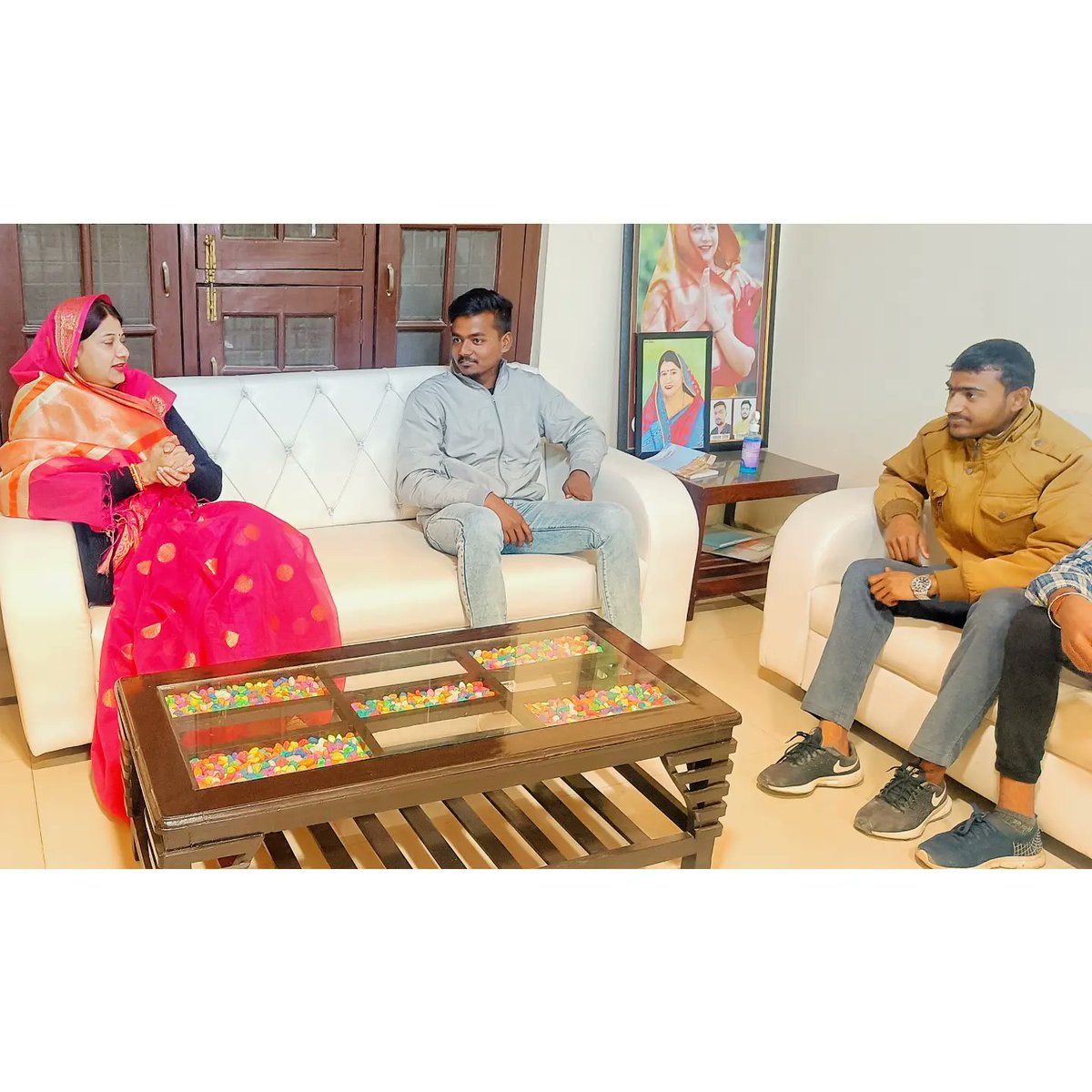 krantipratapsi3's tweet photo. प्रदेश उपाध्यक्ष महिला मोर्चा भाजपा आदरणीय अस्मिता चन्द भाभी जी को अवतरण दिवस की बहुत बहुत बधाई एवं ढ़ेरो शुभकामनाएं।
💐💐💐💐💐
@Asmitachandgkp 
@Devendr19201724 https://t.co/OT25jVQdQN