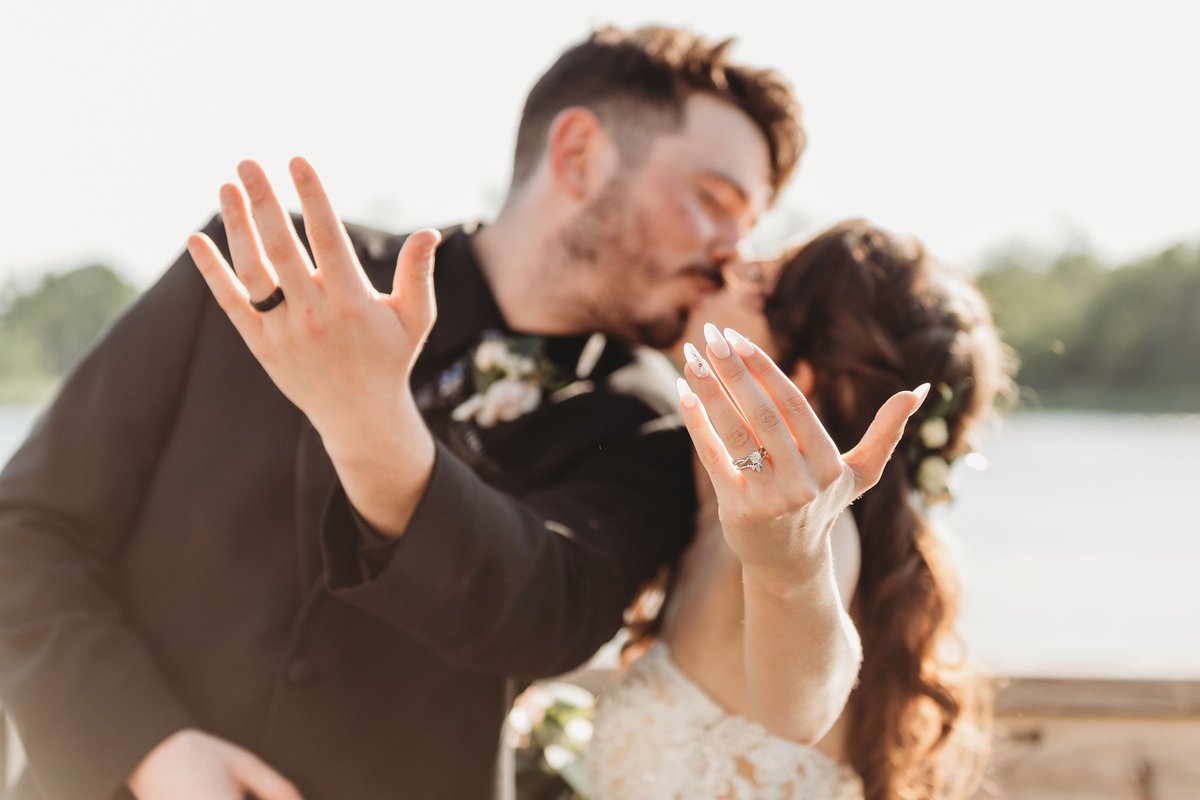 PartTimePixie's tweet image. incase you forgot im a whole ass wife now🫣💐