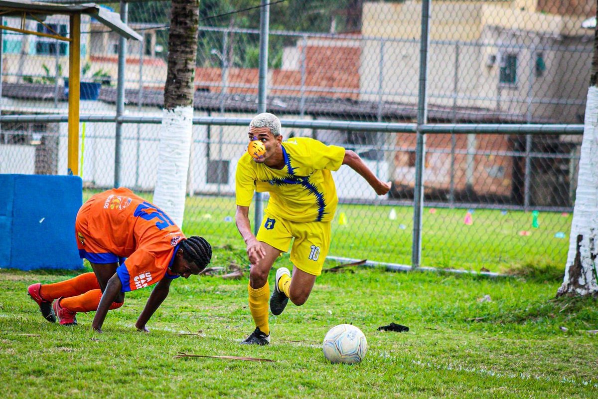 Gtzin04's tweet photo. A Bíblia diz: “Tudo tem seu tempo, tenha paciência, Deus sabe o que é melhor pra você e seu tempo é perfeito!” 🙏🏼⚽️❤️ https://t.co/XVeZDMtYlR