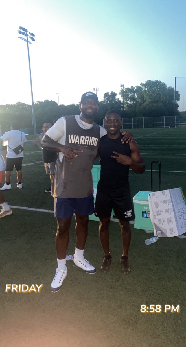 Yo I got to meet <a href="/DezBryant/">Dez Bryant</a> today!!
Dude was so genuine &amp; had great vibes!!! Ran some nice routes today. I’m getting better at this receiver thing! #fromDbtoWr #ThrowUpTheX 
<a href="/personalcorner/">Personal Corner</a>