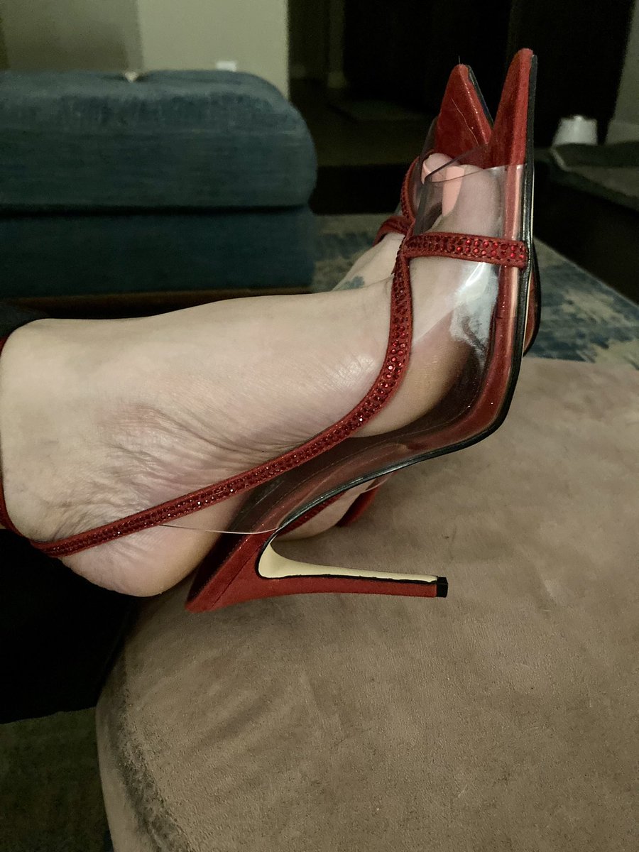 anklestoears's tweet photo. Wifey got some new shoes today! Like ‘em? https://t.co/giHj3iS06k