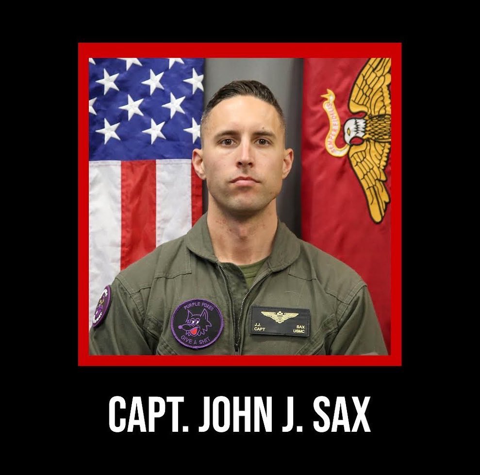 3rdmaw's tweet photo. We offer our deepest condolences to the families of the five Marines that died in a MV-22B Osprey mishap in Glamis, CA on June 8th, 2022. All five Marines were assigned to Marine Medium Tiltrotor Squadron 364. 

(Part 1) https://t.co/RLnyPe9H9B
